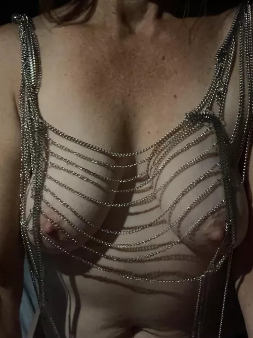 It’s a sparkly kind of night. (f) 50 💕