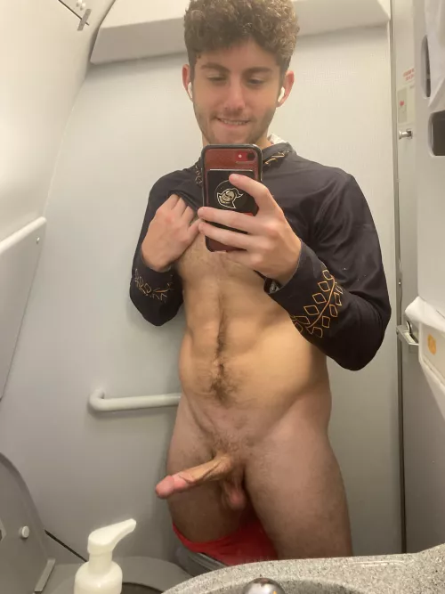 got horny on the plane😅