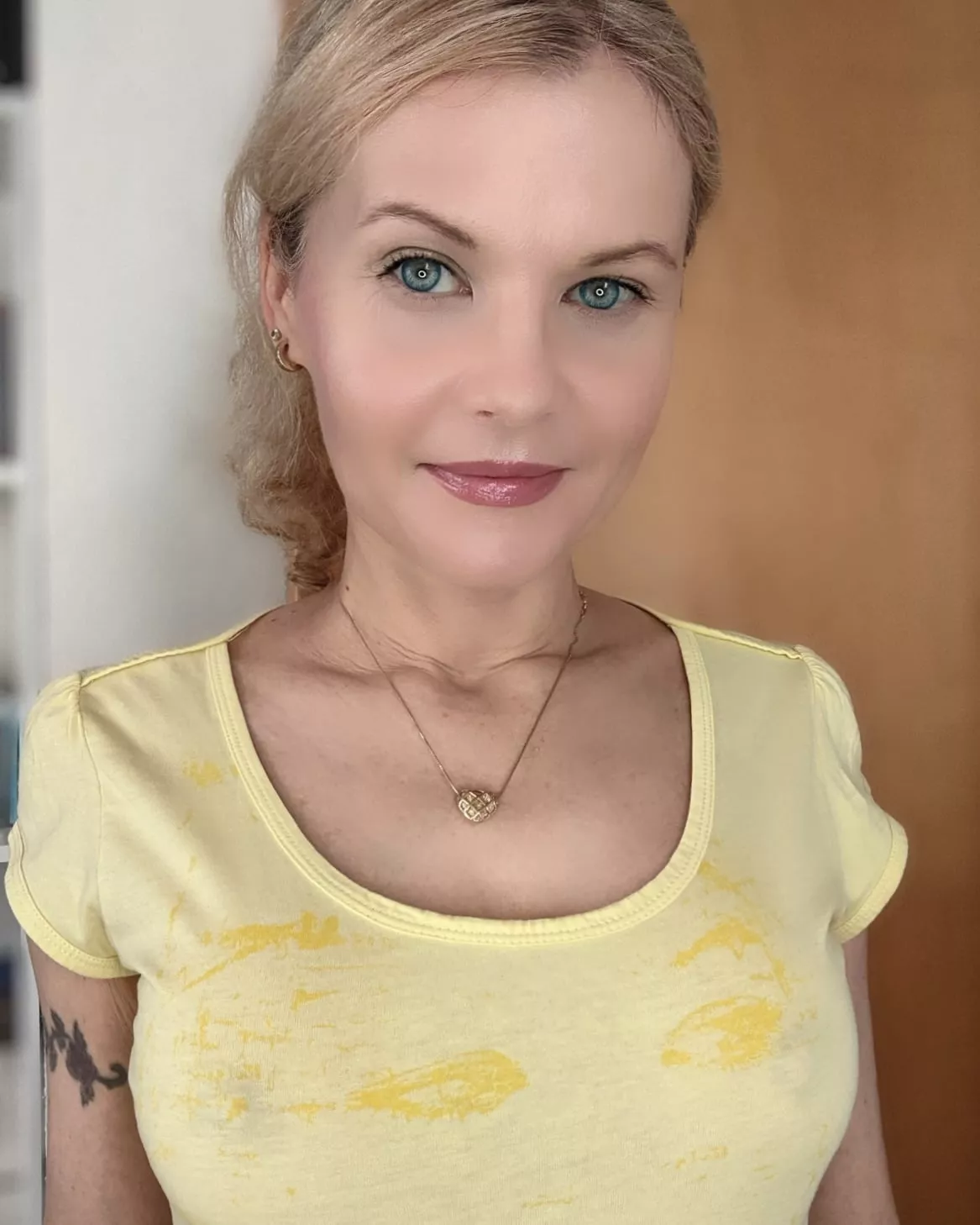 Happy braless 😁