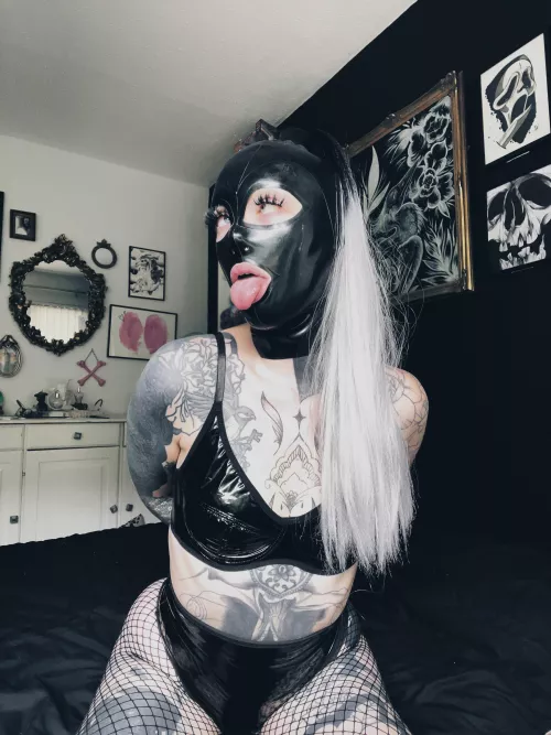 Hey, I’m new here x