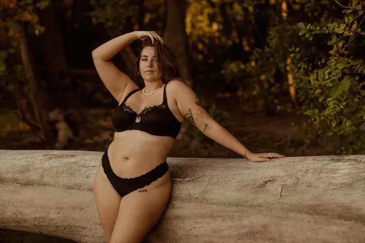 I post all kinds of things 😏 go see my profile for links and more details 😈