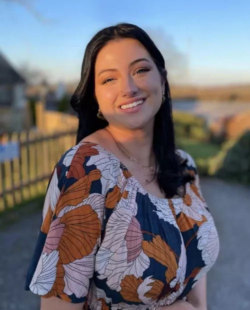 I want you to cum/spit over my slut for her nudes. (If you have a flesh light you get sex tape) Kik: bigboy199777