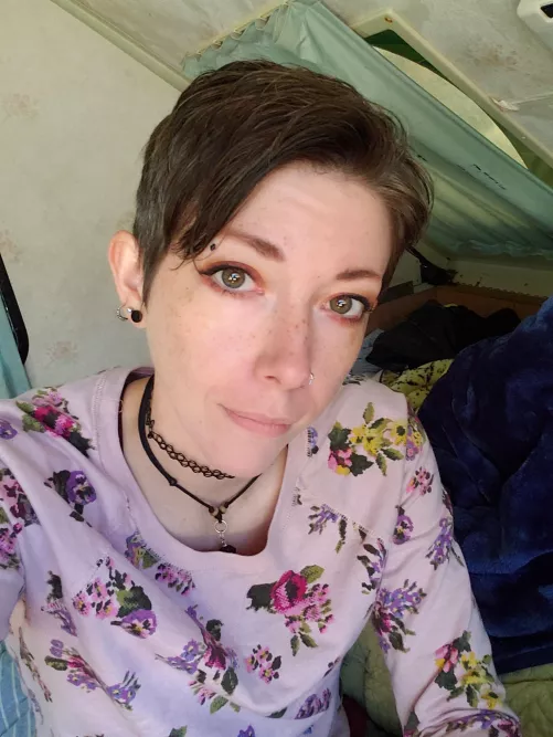 I'm a boi who loves roses... am I Tuxedo Mask?