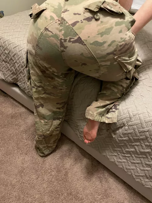 Just got off work and now I'm waiting for you 😋