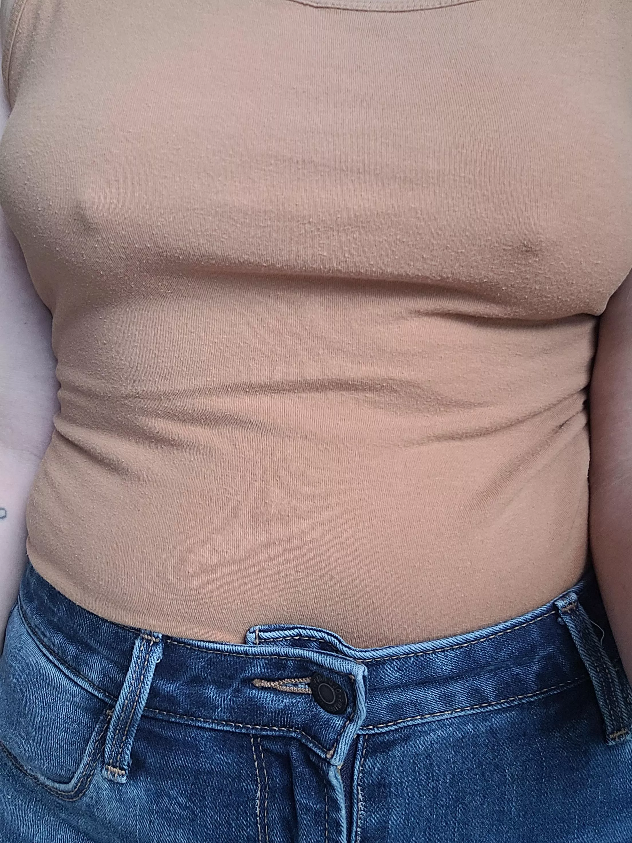 no bra club 🧡