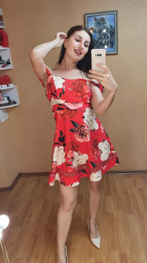 Tall beautiful Ukrainian skinny brunette with natural tits and love to dance 🔥 Check my exclusive content on Onlyfans 🔥 Maybe you want a sexy Strip-tease or Twerk video, DM me there for something exclusive 🔥🔥 or just check my hot photos on On