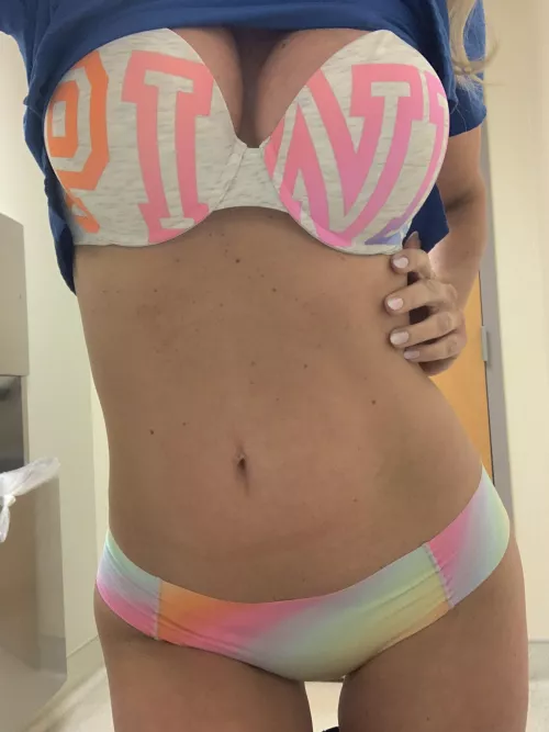 Wknd vibes 💕[selling] dm for this pair and more👄