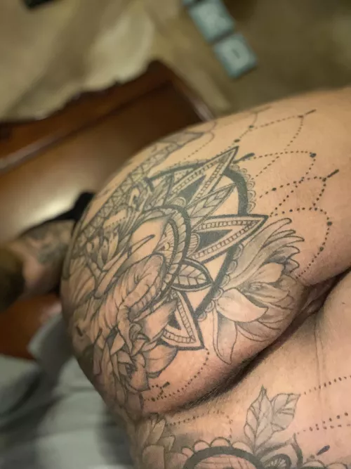 🍑🍑🍽 Anyone hungry???🤤🤤🤤 serving breakfast in 🛌. Come get it while it’s hot 💋❤️💦👅