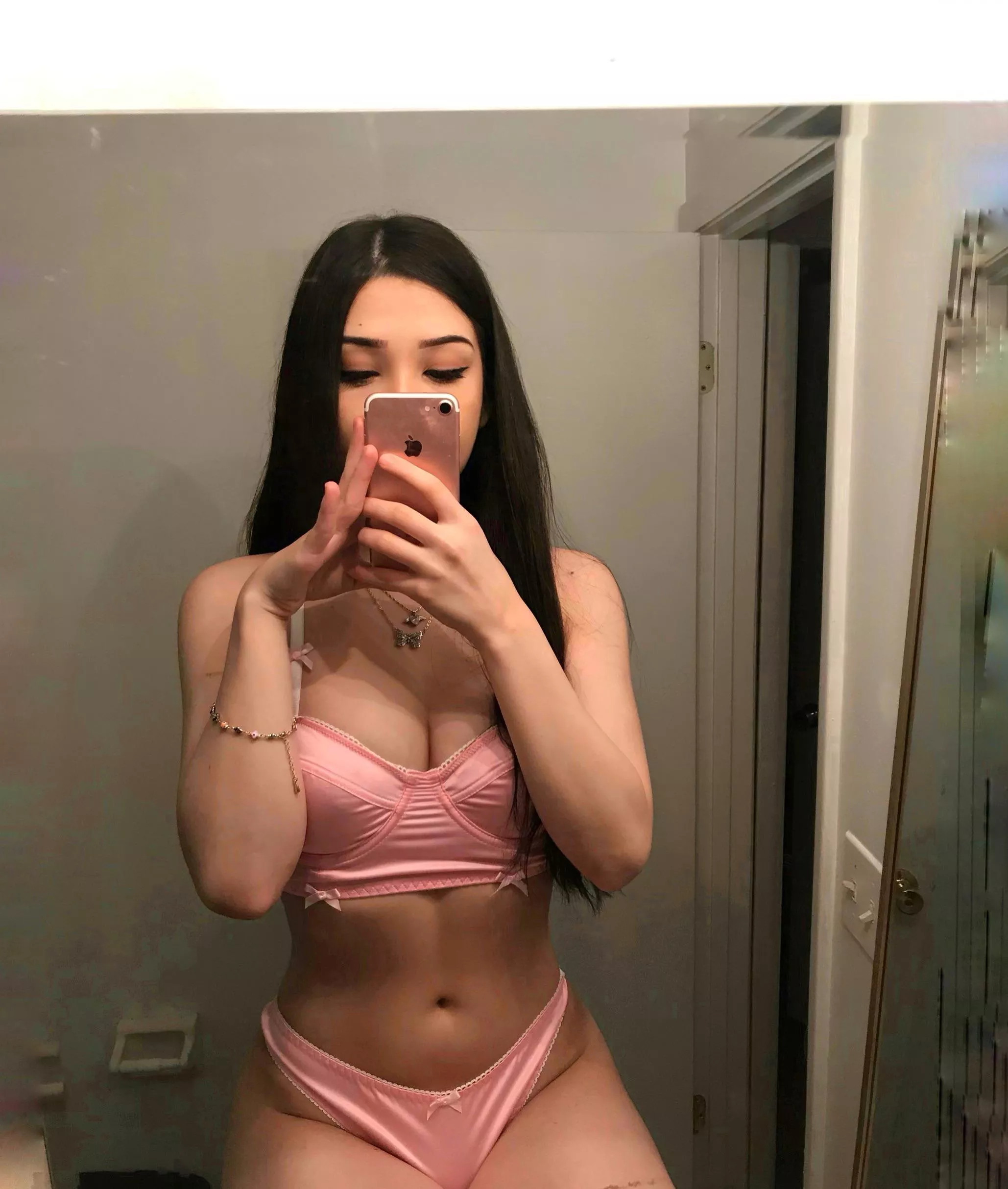 hi:) first post💕
