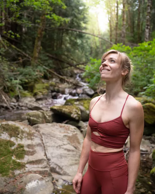 Hiking in a new red set :)