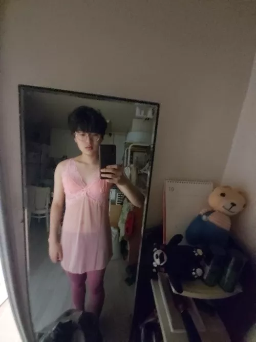 I'm so lonely these days.If you come to Korea, I want to meet you and have a good time lol