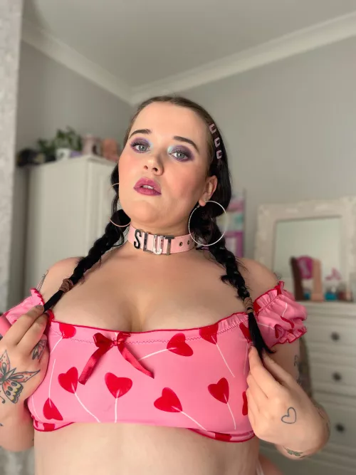 Let’s smudge this makeup together