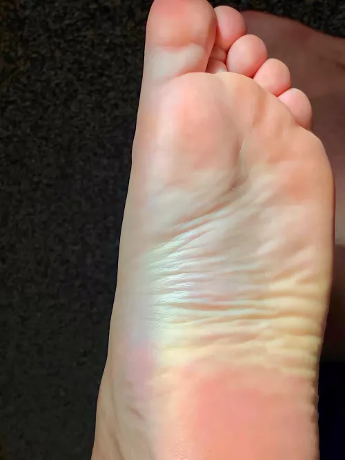 My juicy cute feet after a long day 😋🍯