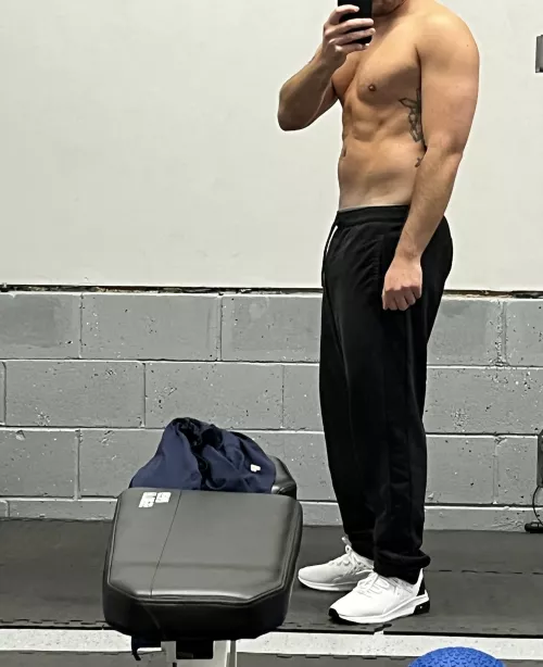 Need a gy[m] buddy to smash a workout before football starts 💪💪