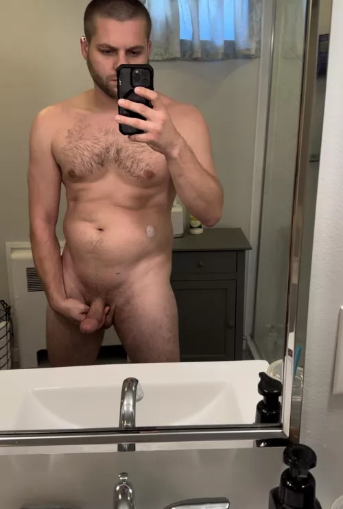 Someone grab my curved cock please 🍆😎