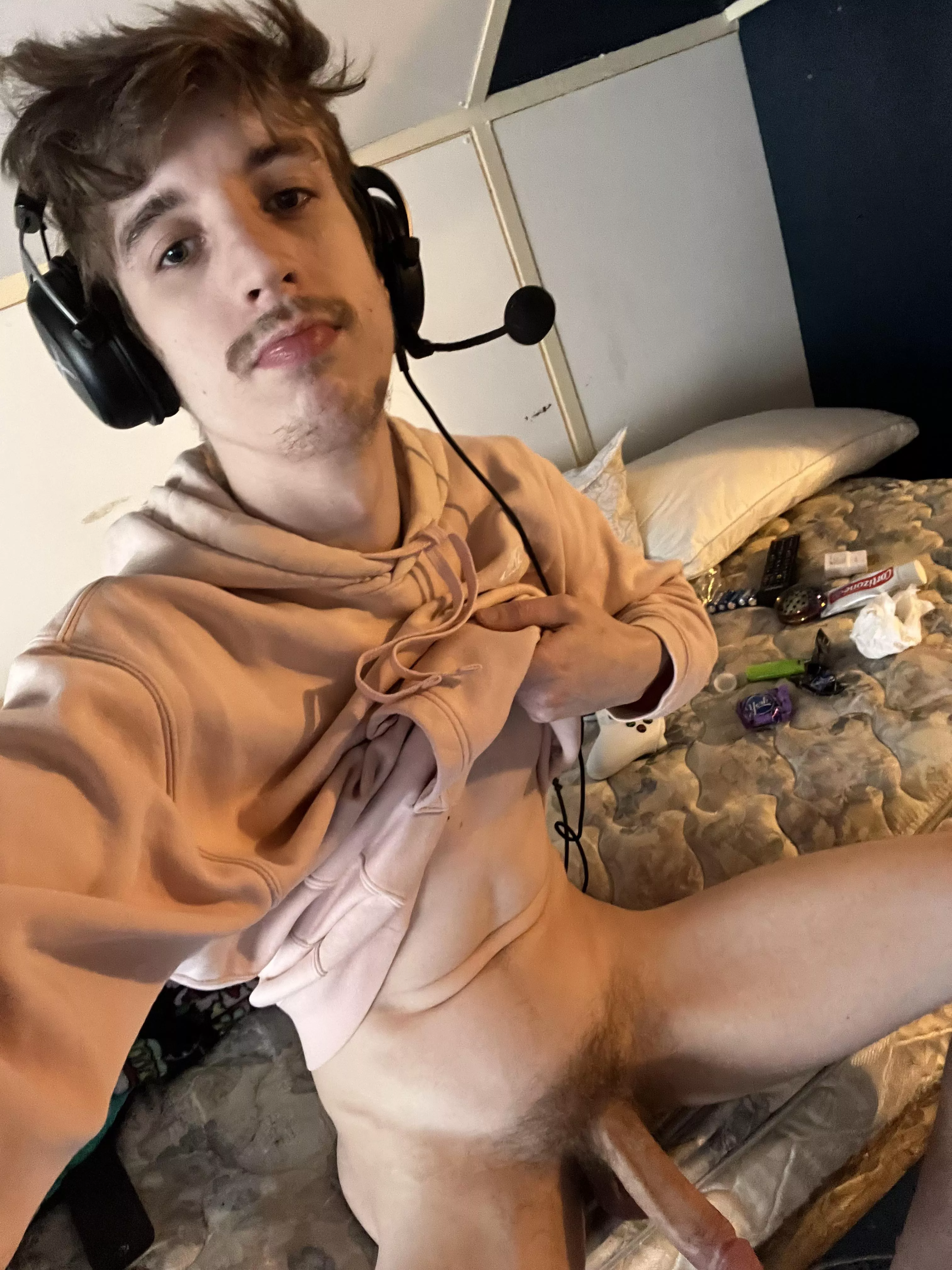 Who wants to drain this big cock while I game