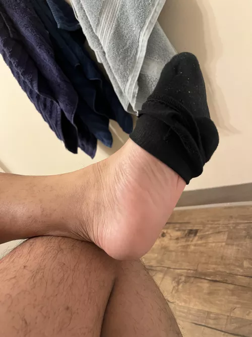 Young Latino Guy Feet