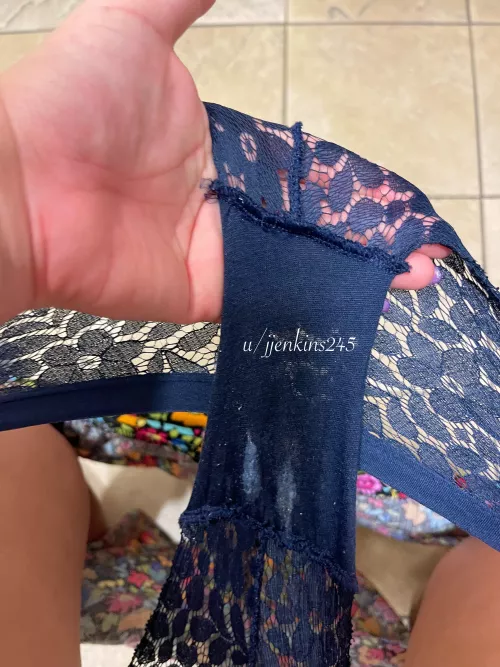 Double Bullseye! 🎯🎯 [selling] worn items, content, toys & more! 💕