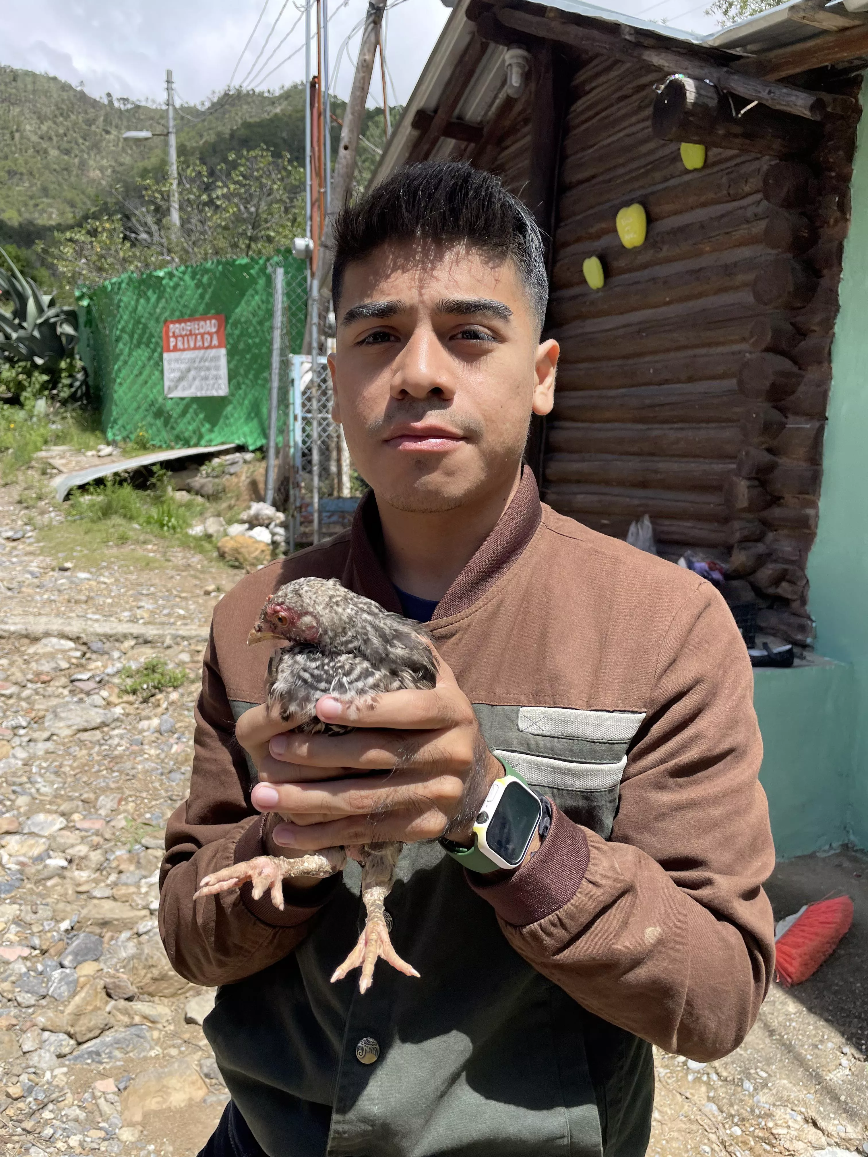 I love chickens and this weekend I got the chance to take a pic with one that didn’t run so fast