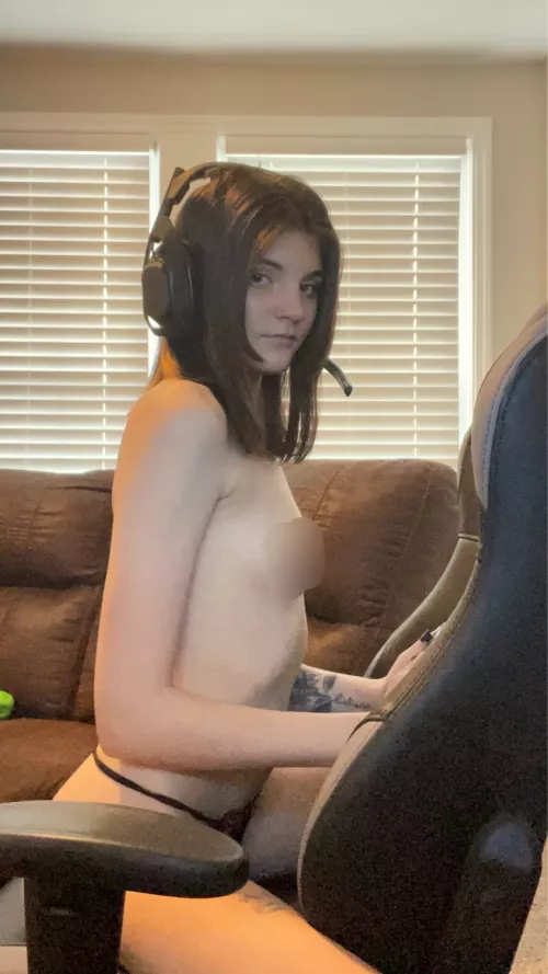 I want you to shove your tongue deep in my pussy while I game ;)