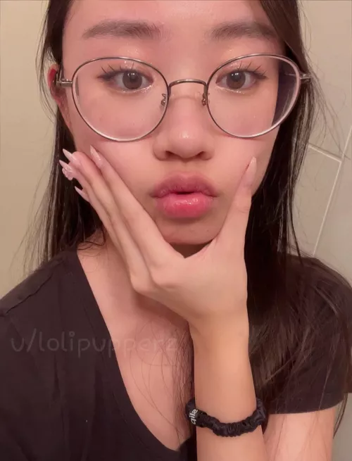 pretty lips for making out and sucking your cock 🥺💗