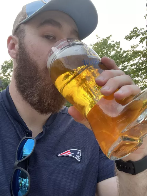 Anyone wanna share a beer with a newly bi 28 year old guy?!