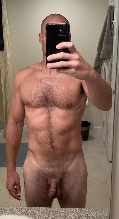 Hi ;-) 41, 5’10”, 170 lbs