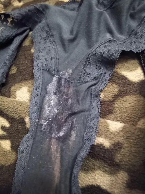 sending naughty pics to hubby while he's at work!