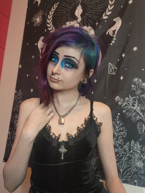 💙blue casual goth look🖤