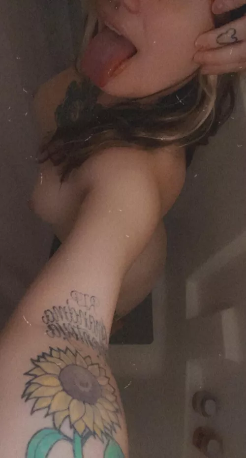 Cum get a taste of me 😈 OF in bio & it’s 20% off! or msg me for content $$ 👀