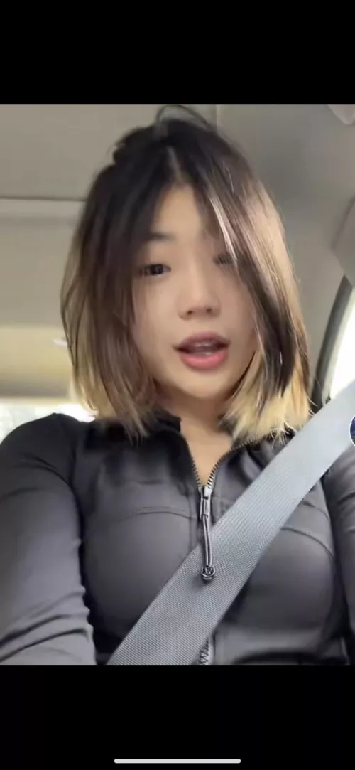 Dm me if u can cum trib on this petite korean