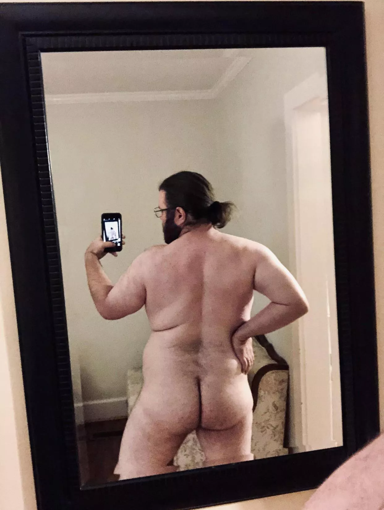 Getting ready for the day. Figured y’all might like to see my ass. DMs open