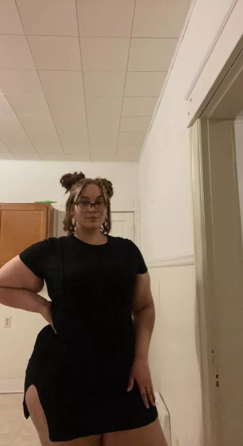 I love this black dress