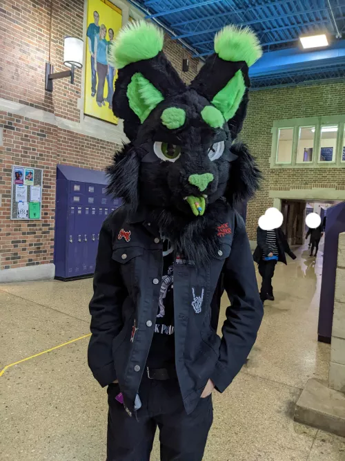 Just tried on my fren’s partial! I think I might have to get one of my own…