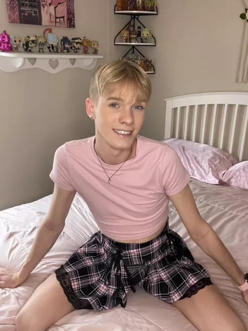 rearranging my house today! 🥰 if anybody cares lol