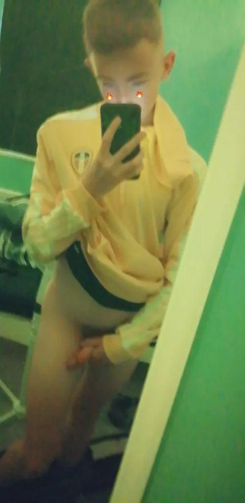 super horny hmu daddy