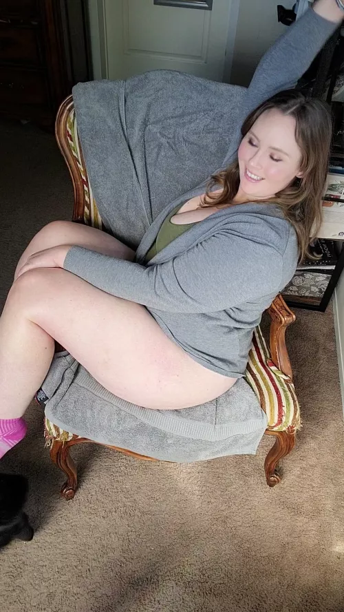 Can I be your MILFy cumslut?