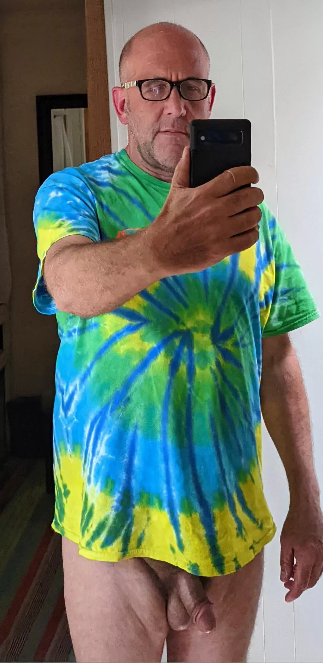 Daddy Surfer m(56) needs help with all his junk. I am a bad Daddy and I'll fuck anyone 😃