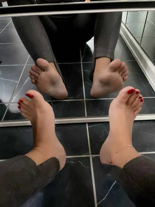 [domme] Slave here is your time to shine ,I need a licking break. Start now