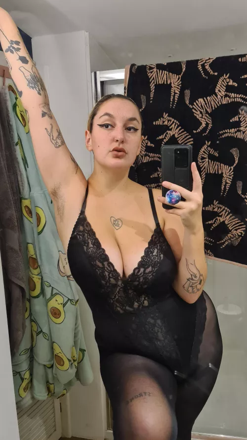 I got rather sweaty in my Domme session. Be a good boy and lick me clean.