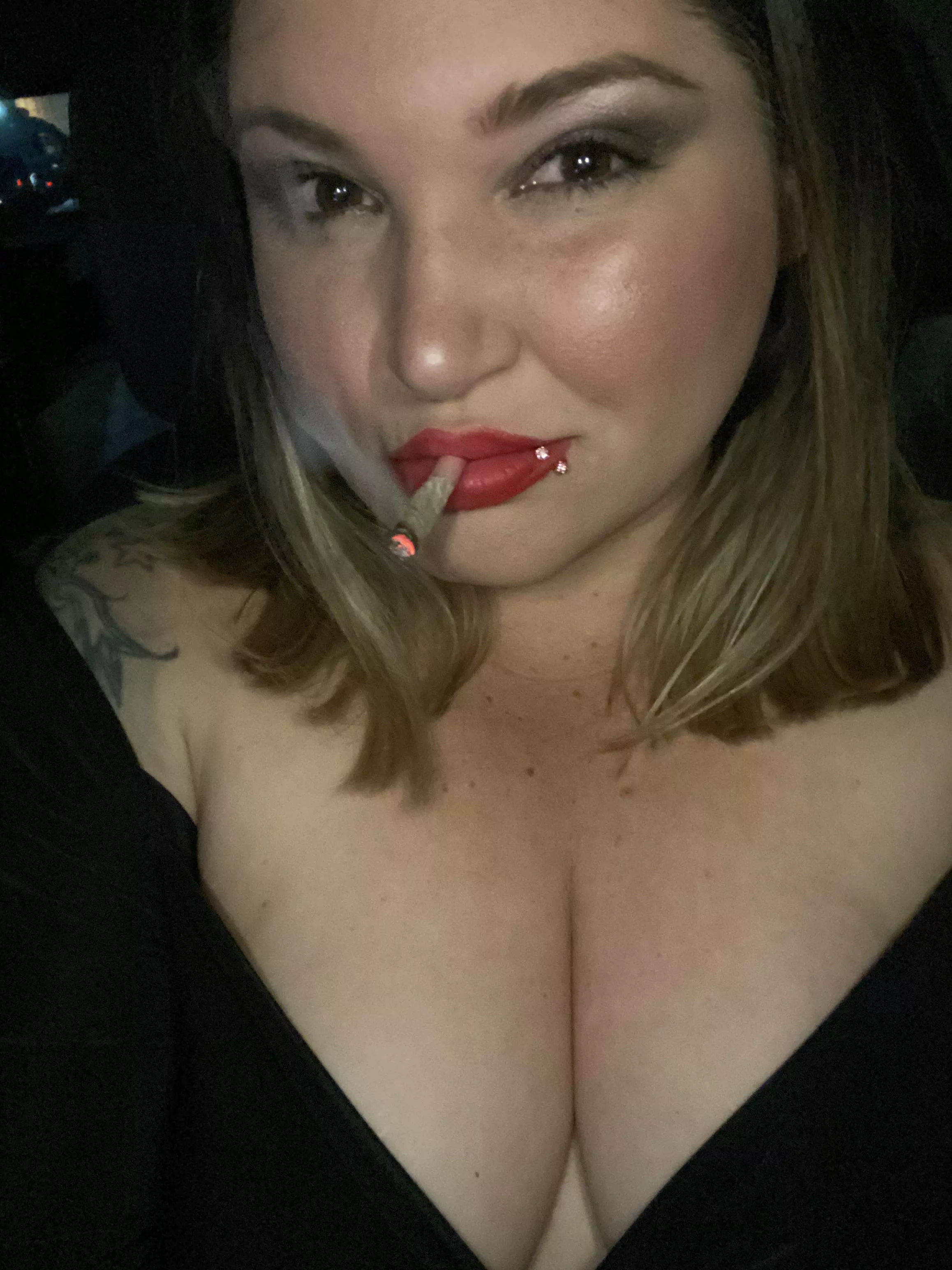 New Free OnlyFans! I respond to all DMs! Private/ Custom photos. Very open-minded. Big ass & titties... sexy, tattooed. 420. Cum follow me 🥰 New Free OnlyFans! I respond to all DMs! Private/ Custom photos. Very open-minded. Big ass & titties... sexy, tattooed. 420. Cum follow me 🥰