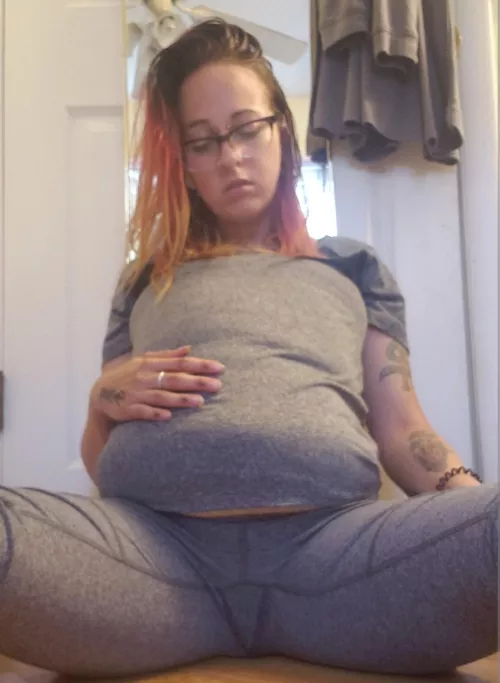 So I tried on my old gym clothes because this is obviously the body of an athlete