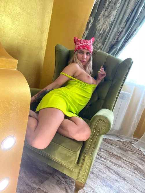 Tongue or cock first?