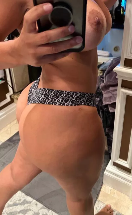 What are you thinking after seeing my Latina curvy milf thickness.