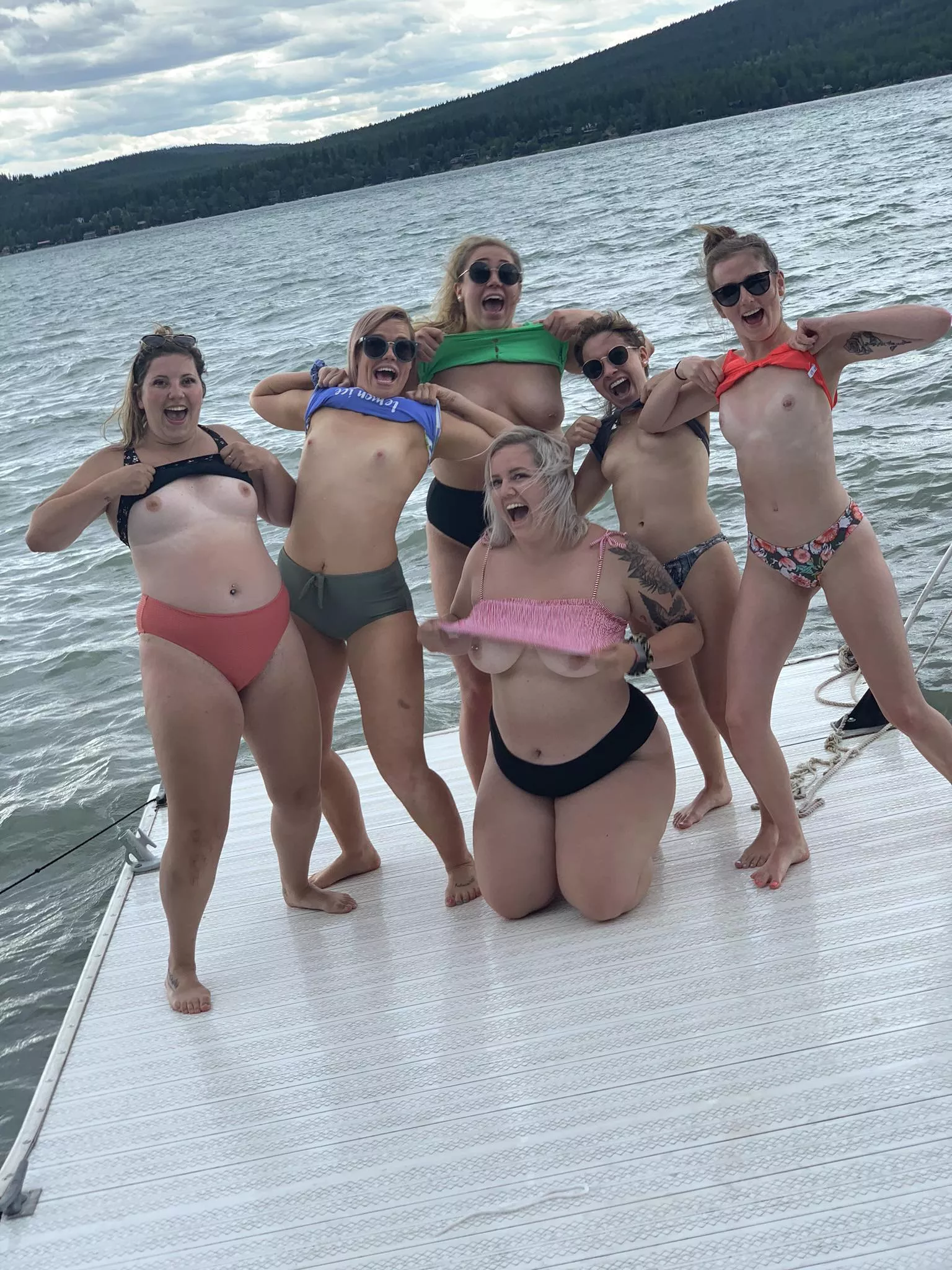 Who has the best body for left to right?? Kiara, Paige, Bailey, Sarah, Kiara, and Emma? 😘