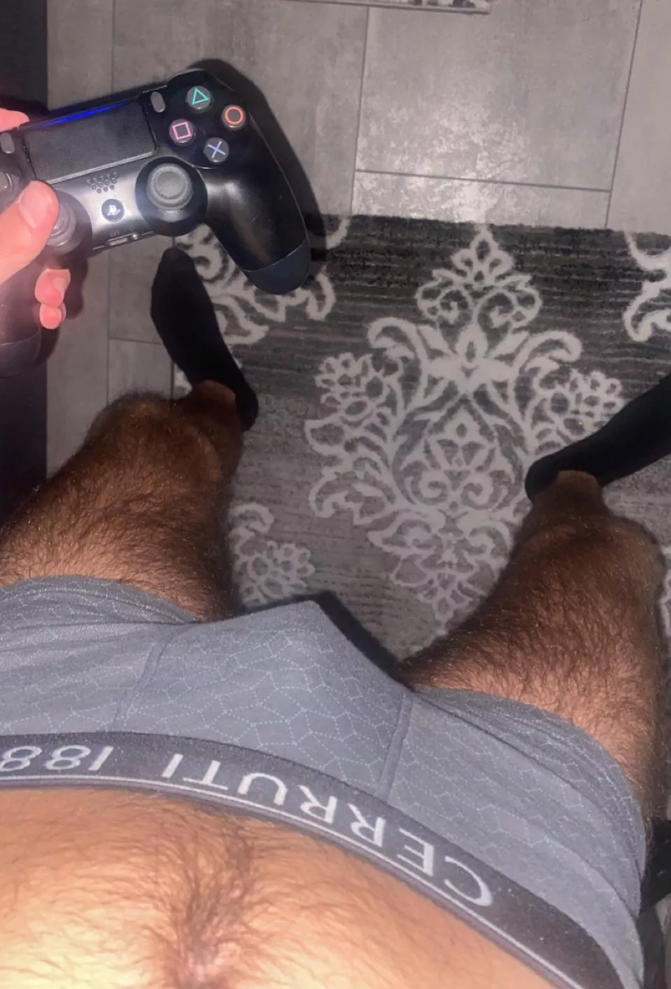 come play w me 😋