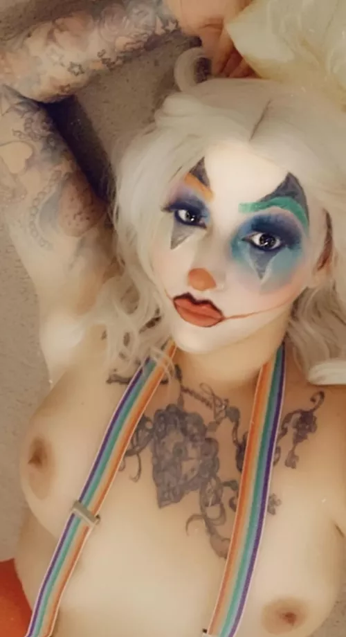 Have a Honka-licious Friday lovers 💋🍭🌈💦🤡