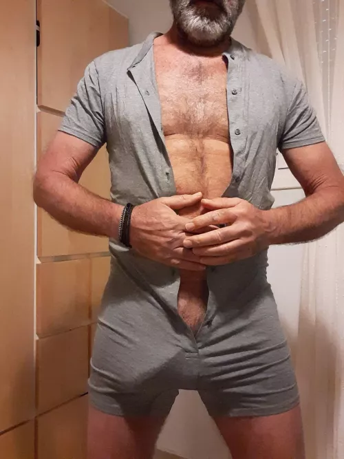 Hope the CockOutline community like this first post?