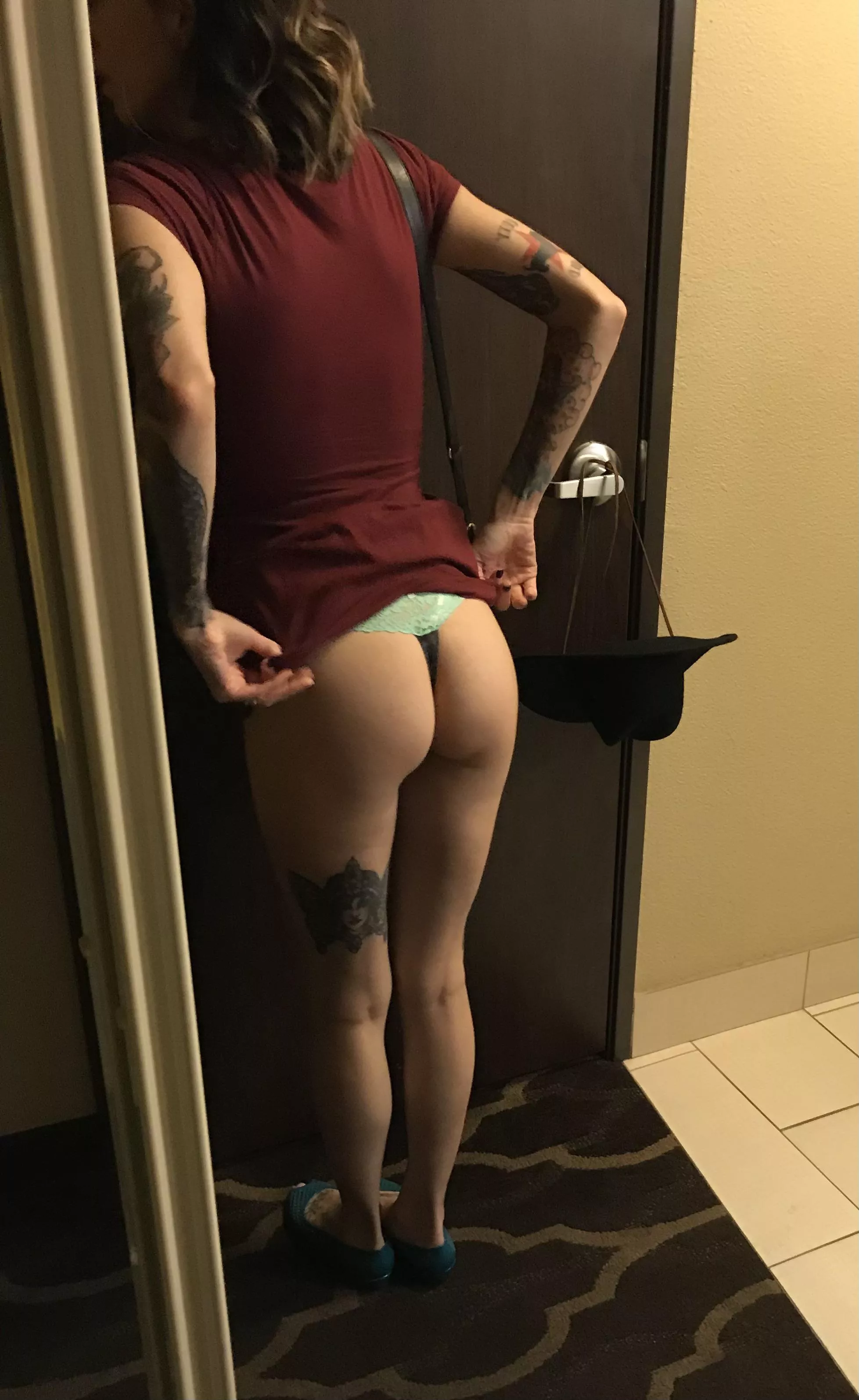 I’d love to watch another guy fuck my wife. (42)