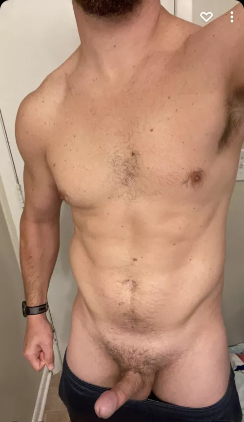 Join this married daddy for a bowl and a rub down on the back patio. [M34]